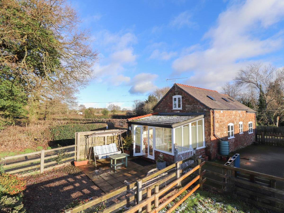 The Laurels Barn Villa Oswestry Exterior photo